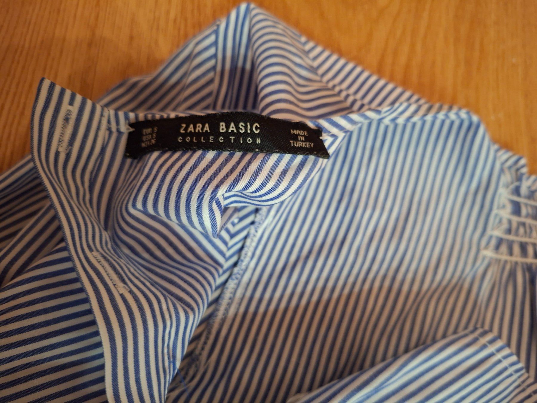 Zara Chemisiers: Bluse ZARA BASIC gestreift Grösse S guter Zustand – D'occasion à Niederweningen par gra_7npt 2