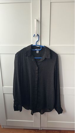 Elegante, schwarze Bluse - Perfekt für den Herbst! Grösse 38