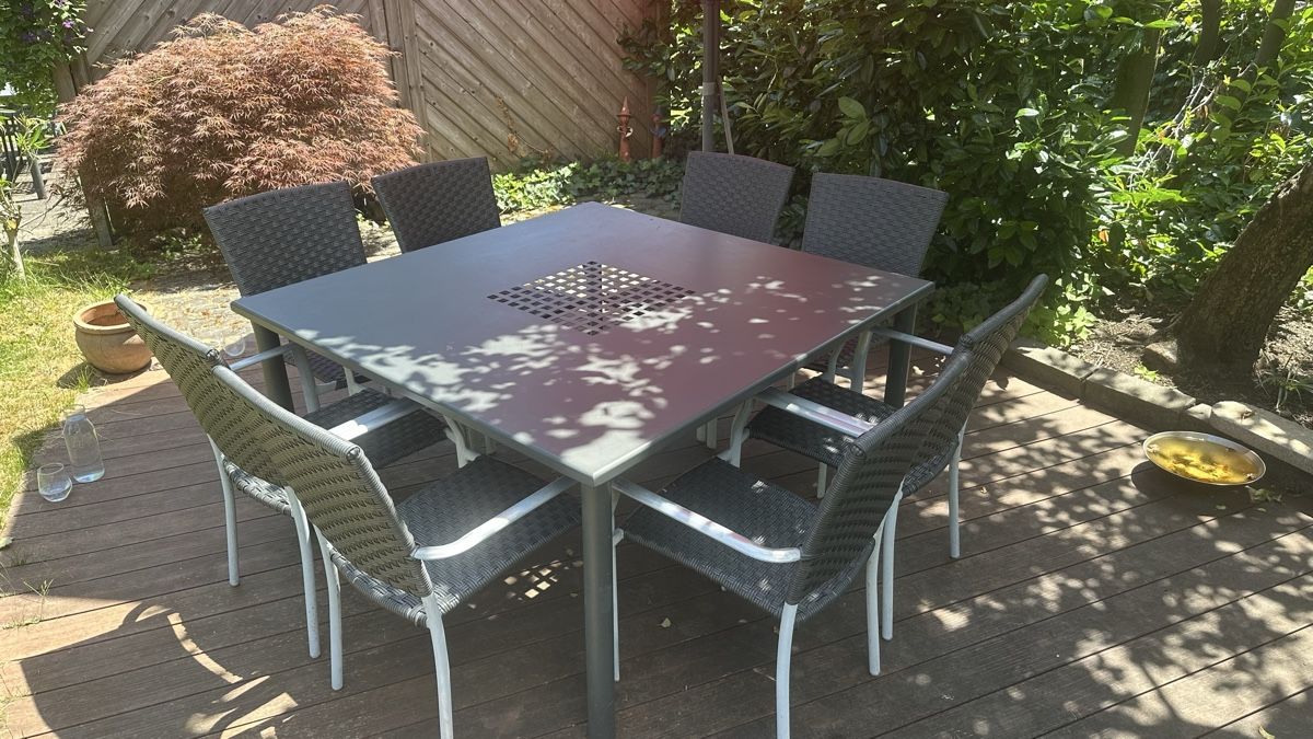 Tavoli: Gartentisch 140x140cm anthrazit – Usato da Hombrechtikon venduto da Stromerzwergli 1