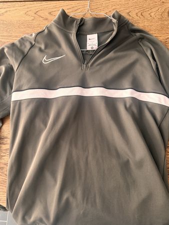 Nike Dri-FIT Half Zip Top - Grey - Size M - Great find!