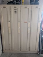 Schrank / Spind mit 4 Türen