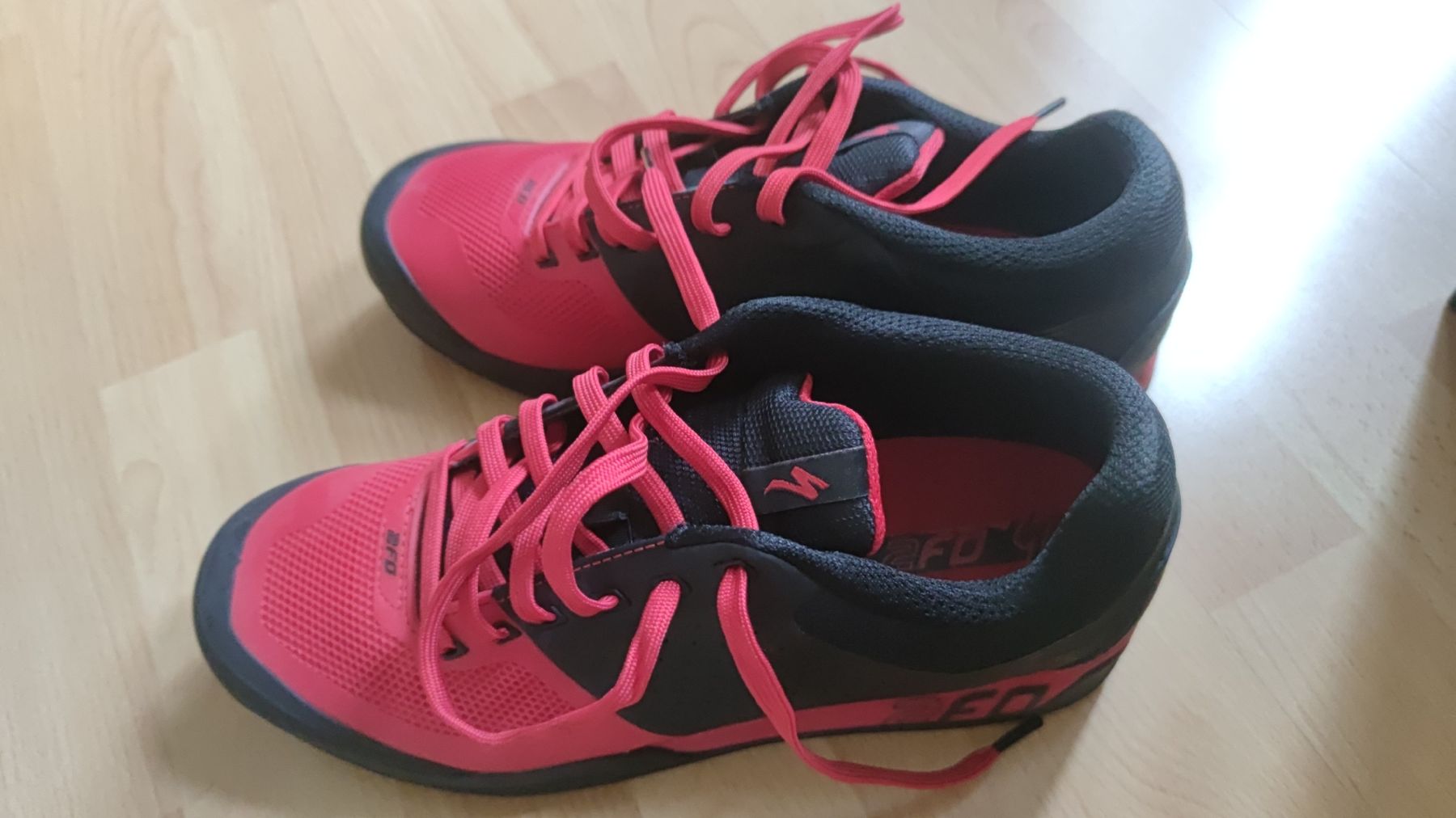 Specialized Herrenschuhe: Specialized 2F0 45.5 Größe  – Neu (gemäss Beschreibung) aus Meggen von Malecifent 1