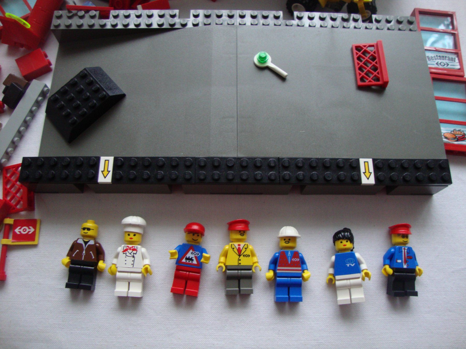 LEGO System 4556 Bahnhof Express mit Anleitung (Gebraucht) in ...