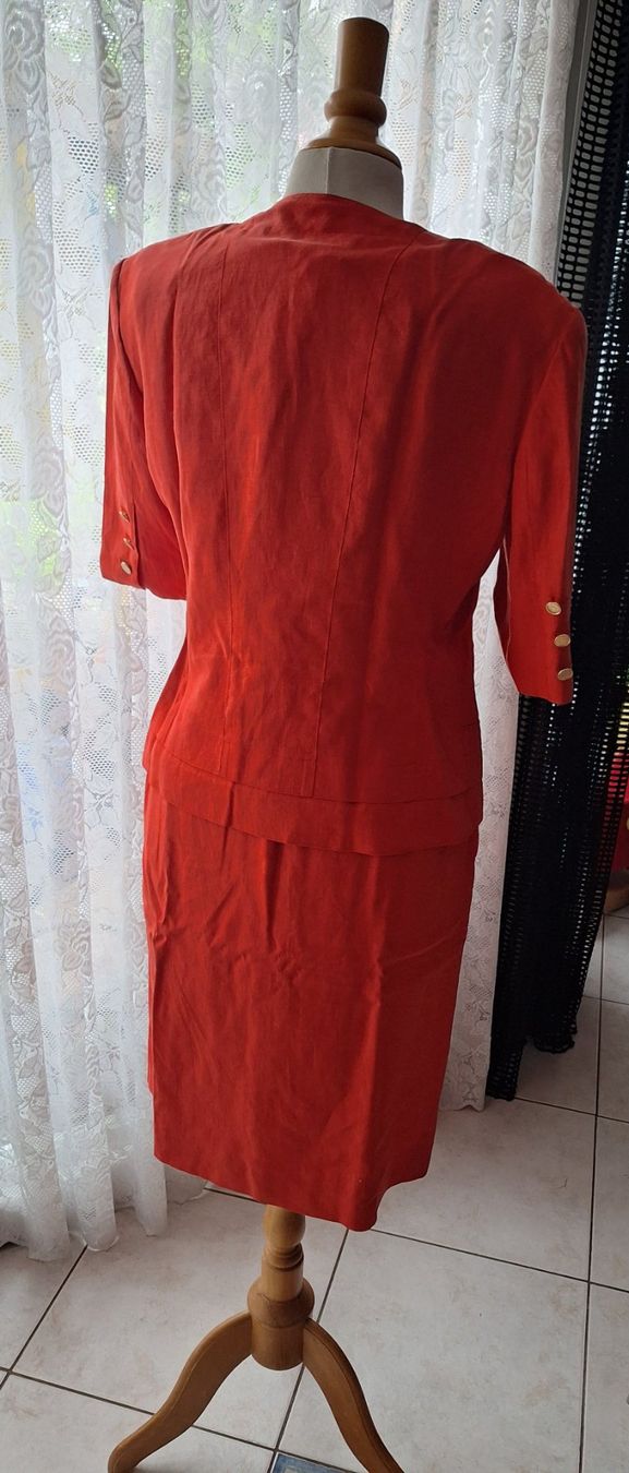 Vestiti: Ensemble Louis Féraud Vintage 40 – Usato da St-Triphon venduto da Jldr0 2