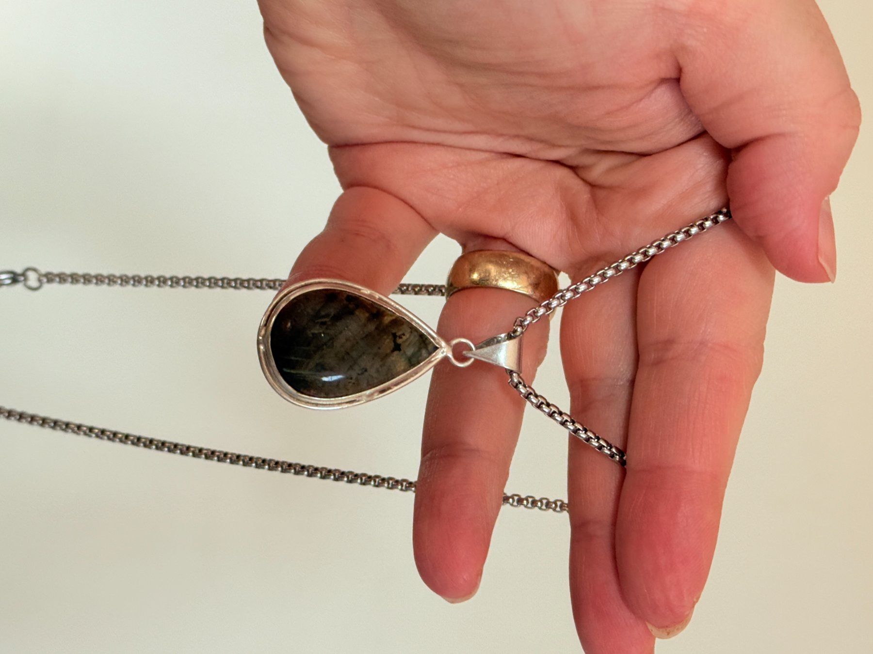 Catenine: Collier labradorite naturelle goutte 💧... – Nuovo e nell'imballaggio originale da Genève venduto da AGBERG 3