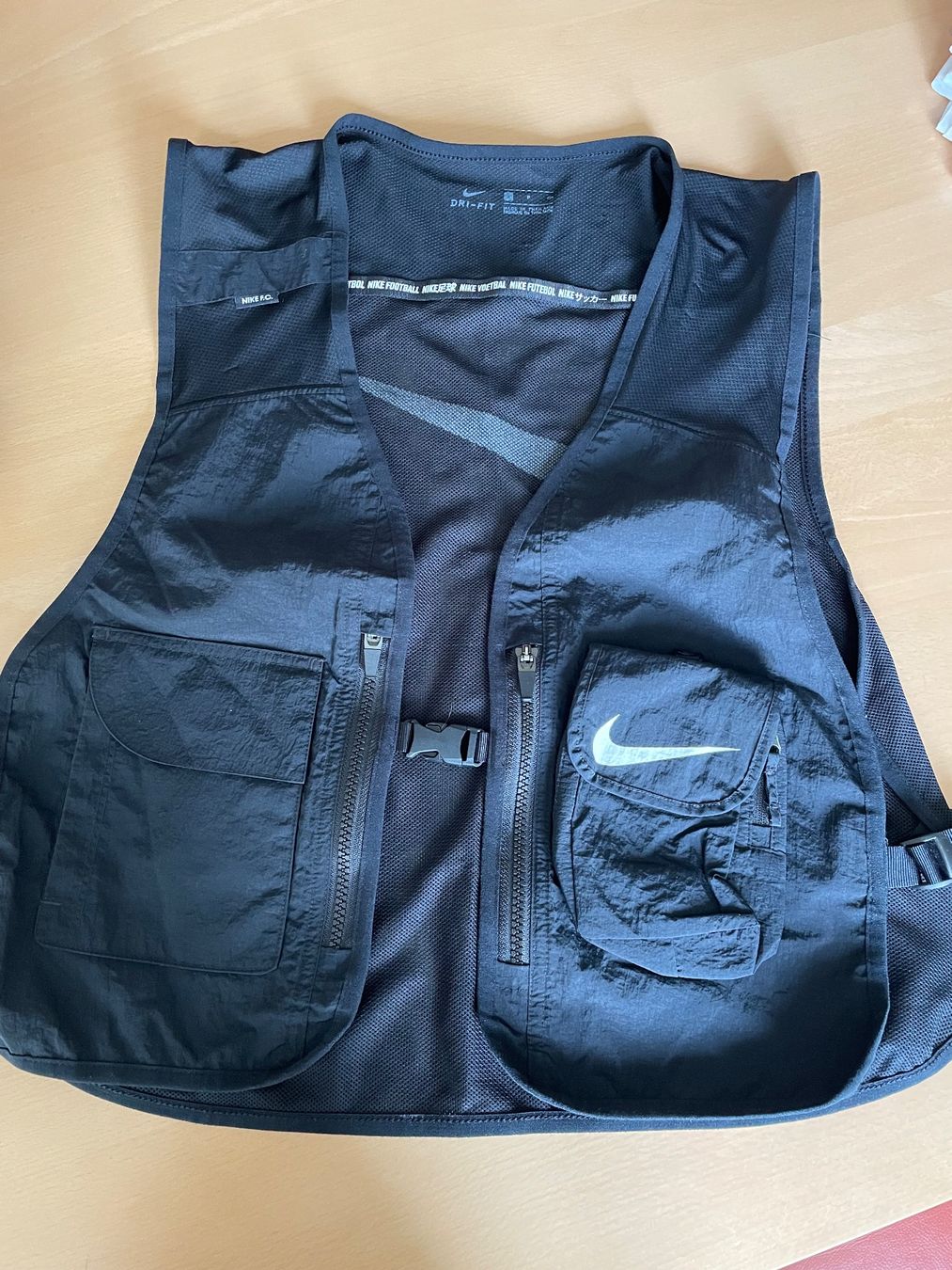 Nike Gilet & Giacche: Weste NIKE – Usato da Speicher venduto da boaserra