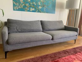 Graues Sofa SOFACOMPANY – Modell Anna (2022)