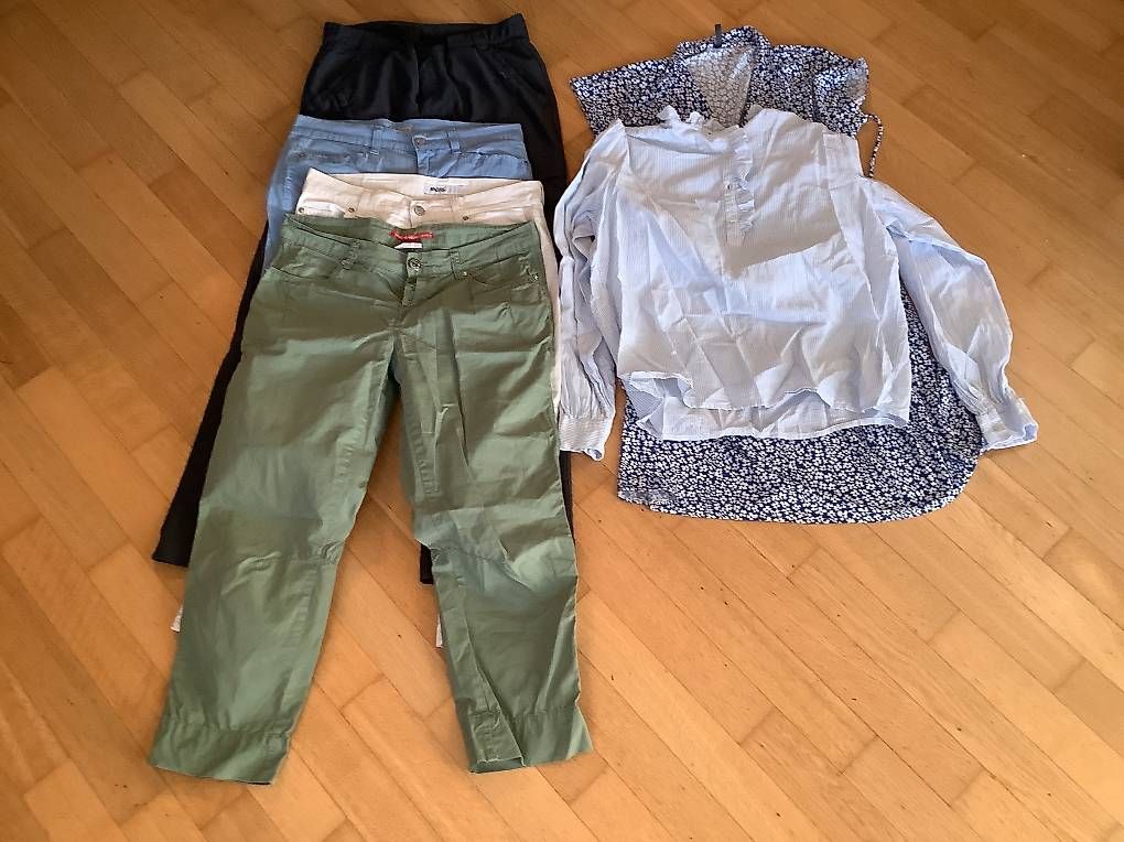 Kleiderpakete: Hosen, eine Bluse und ein Kleid – Gebraucht aus Affoltern am Albis von ShugAaA