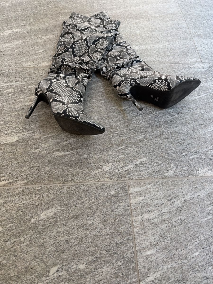 Damenschuhe: Stivali texani - 38  – Gebraucht aus Davesco-Soragno von Chichijango 1