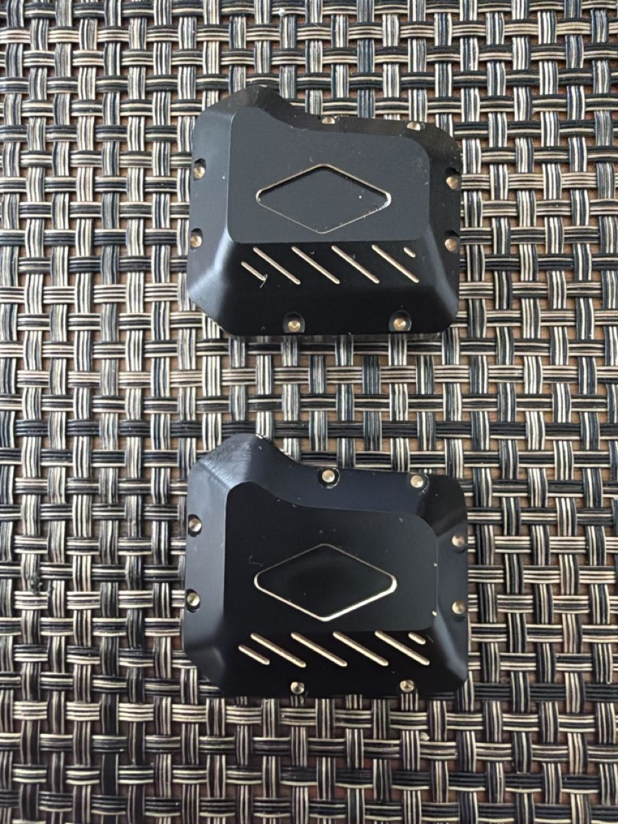 Modellismo RC: 2x schwarze Messing Differenzialabdeckungen für TRX4 – Usato da Staufen venduto da Le20cent