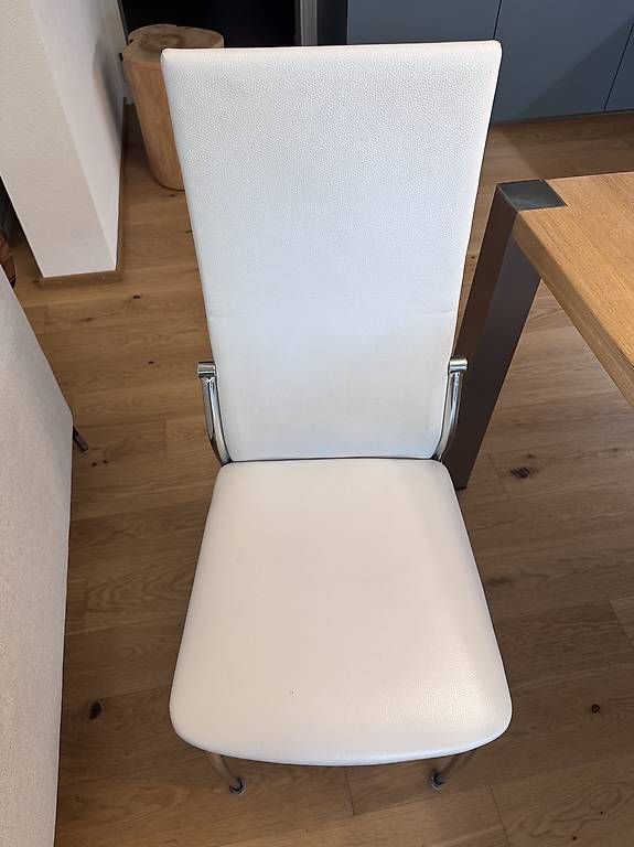 Set di tavolo e panche: Table en bois massif Pfister avec 4 chaises  – Usato da Bern venduto da nastrovov 3
