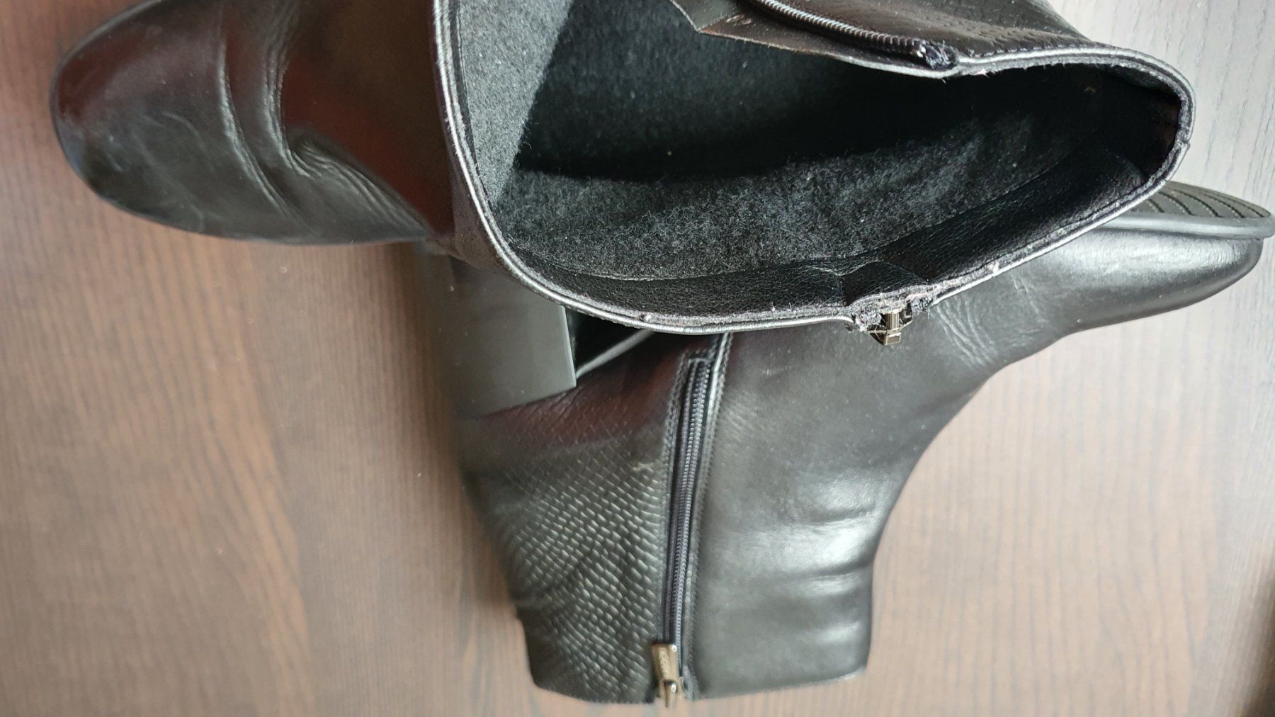 Scarpe da donna: 6. Bottines en cuir, T. 40 – Nuovo (secondo la descrizione) da Le Locle venduto da tchanatakoua 4