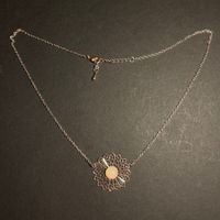 NEU: Halskette Blume mit Stein rosé gold / Modeschmuck