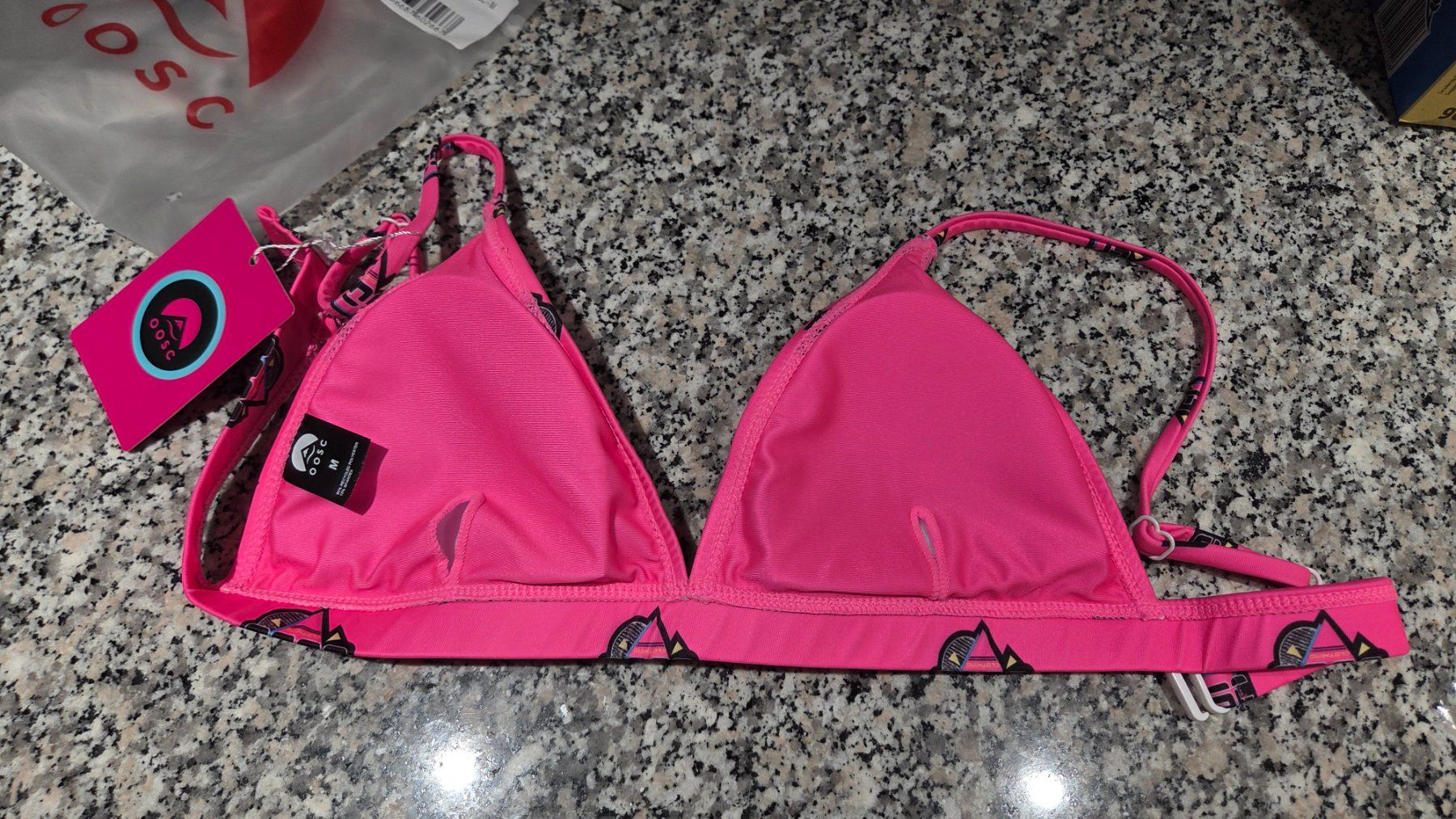Badekleider & Bikinis: Bikini Oberteil OOSC pink neu – Gebraucht aus Hittnau von mzee23 2