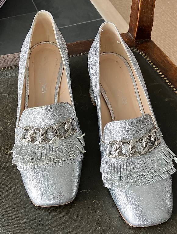 Scarpe da donna: Schuhe - Damenschuhe - Leder - Silber Gr. 37.5 – Usato da Winterthur venduto da pompea 2