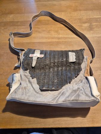 Handtasche aus Wildleder im angesagten Vintage-Stil