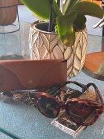 RAY BAN
