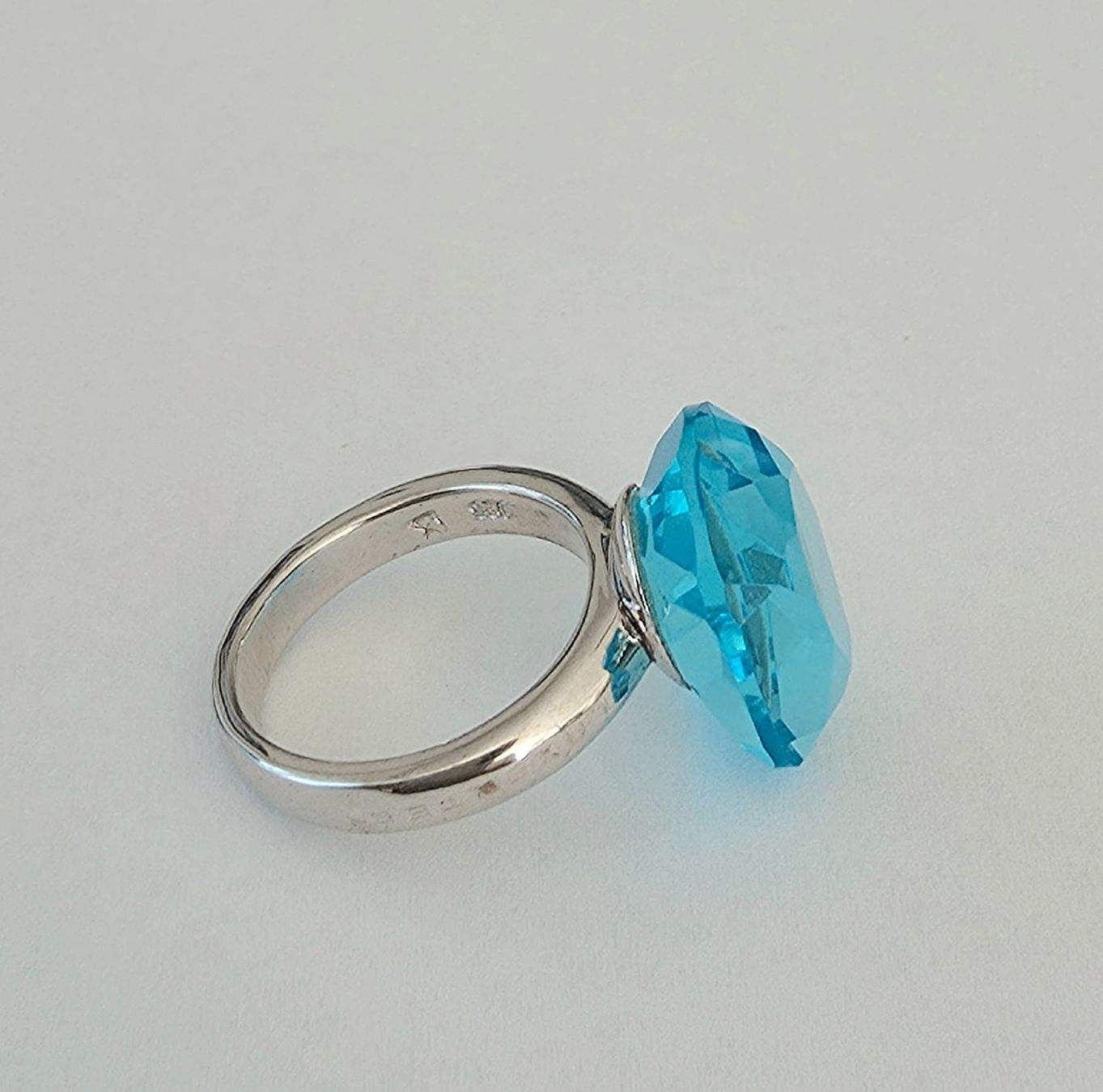 Anelli: Silberring 925 mit Topas, transluzent & eisblau - Neu – Nuovo e nell'imballaggio originale da Uetikon am See venduto da Coralreef 3