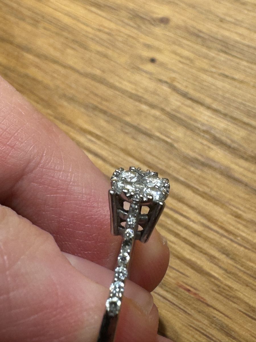 Ringe: Weissgoldring mit Diamanten – Gebraucht aus Langnau am Albis von belkone 1