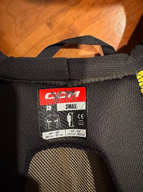 Ccm Protezioni & Imbottiture: CCM Tacks AS-V PRO  Schulterschutz, Senior - Gr S – Usato da Guntalingen venduto da Phm0 3