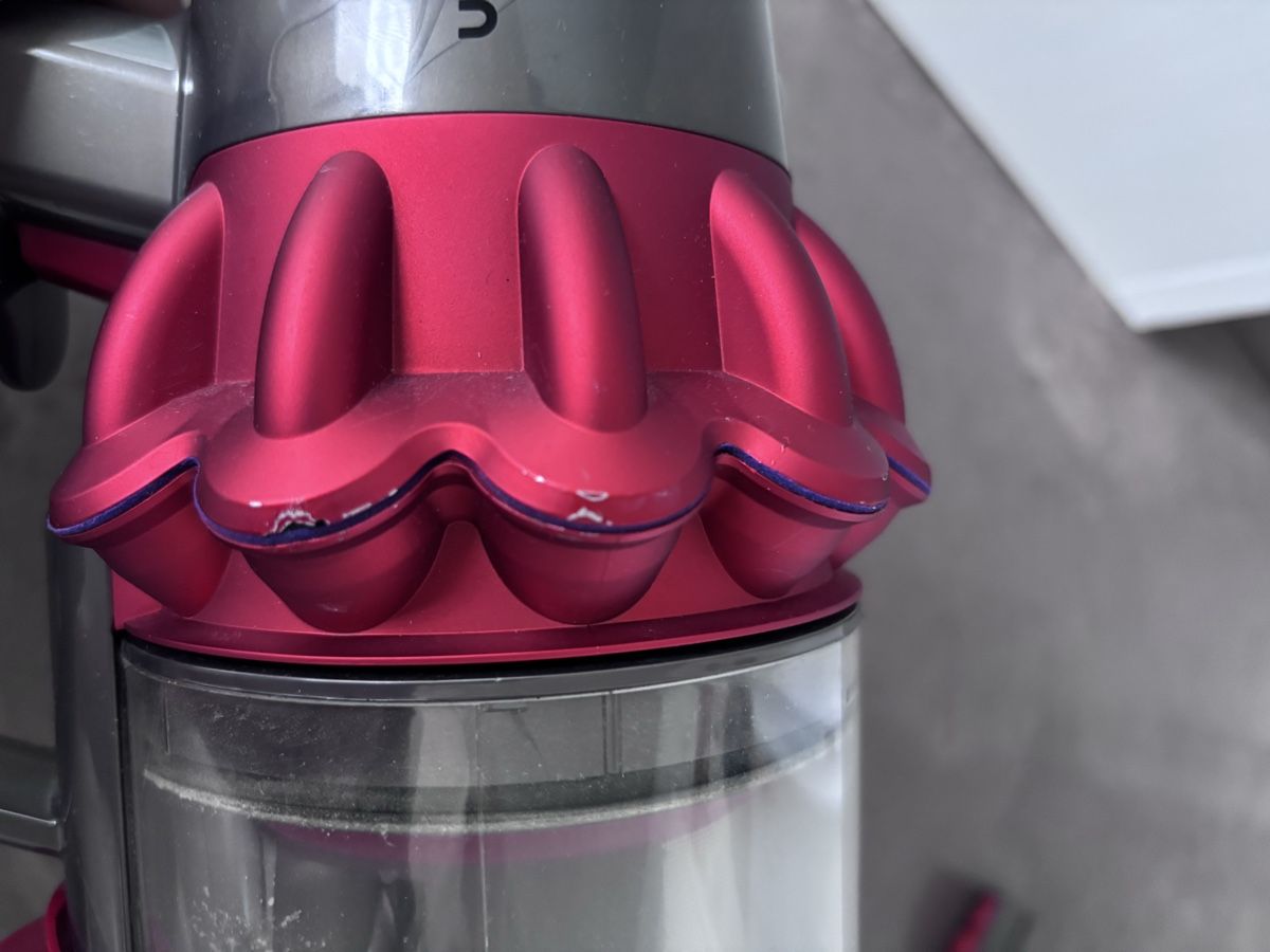 Dyson Staubsauger & Zubehör: Dyson V10 Staubsauger – Gebraucht aus Zürich von mme95 3