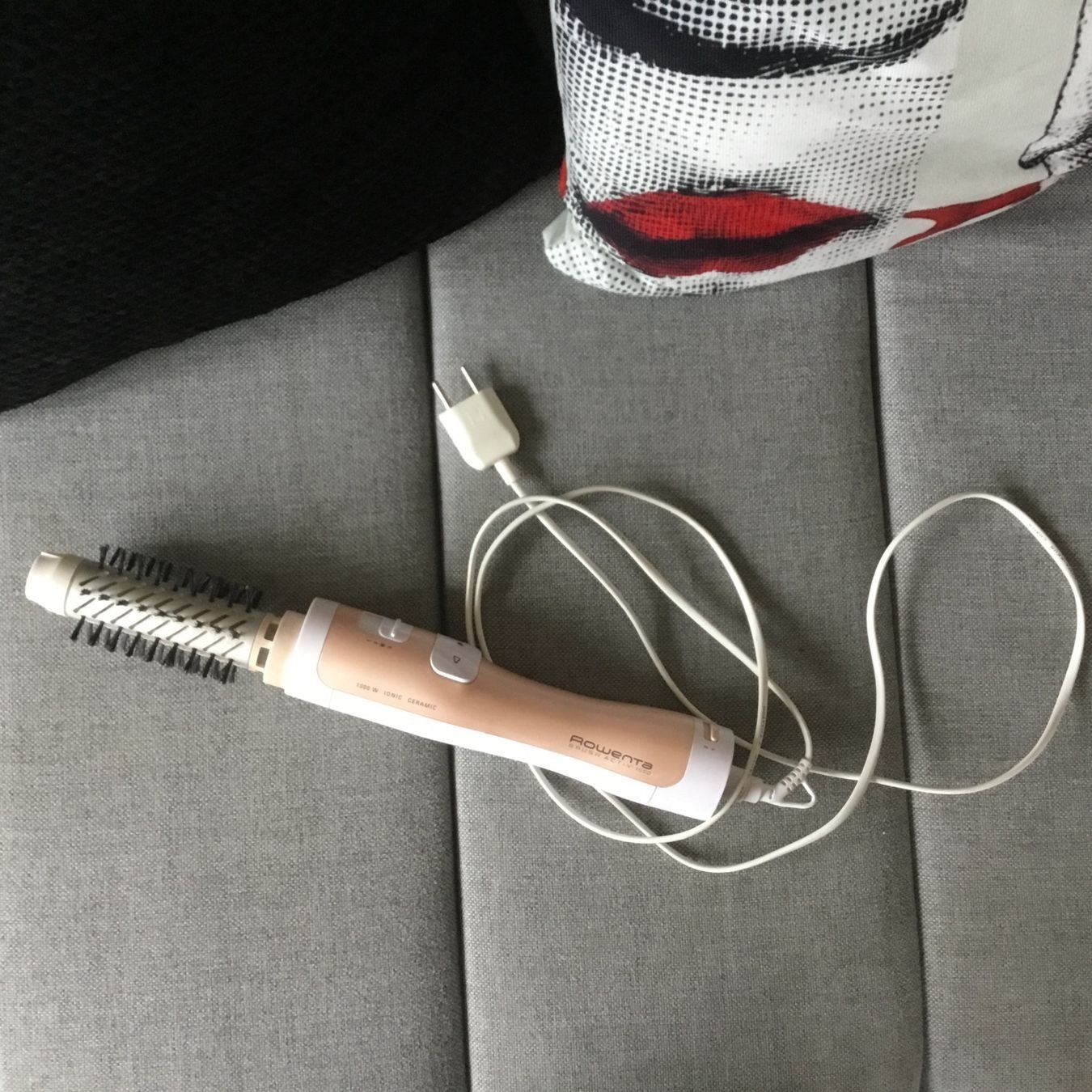 Rowenta Asciugacapelli: ROWENTA blow dry brush – Usato da Fribourg venduto da metalhands