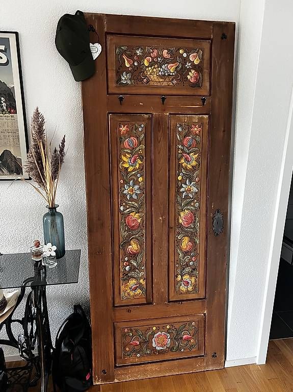 Schränke: Bauernmalerei Vitrine , Garderobe, Schränkli – Gebraucht aus Stallikon von dragonlady113 3