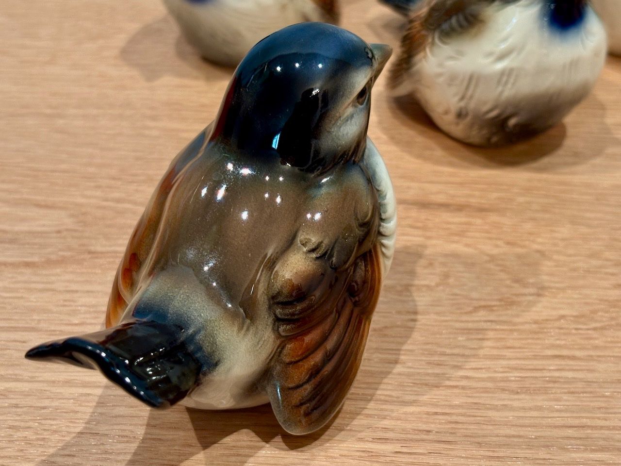 Statuette: Sechs Spatzen aus Keramik, makellos – Usato da Rütihof venduto da Bashful 3