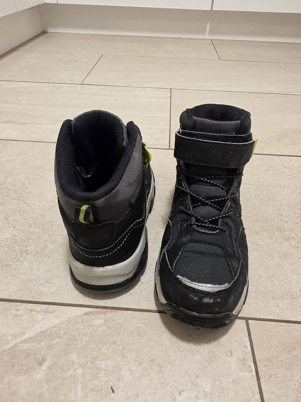 Scarpe per ragazzi: Winterschuh gr 33/34 – Usato da Rümlang venduto da Franny93 1