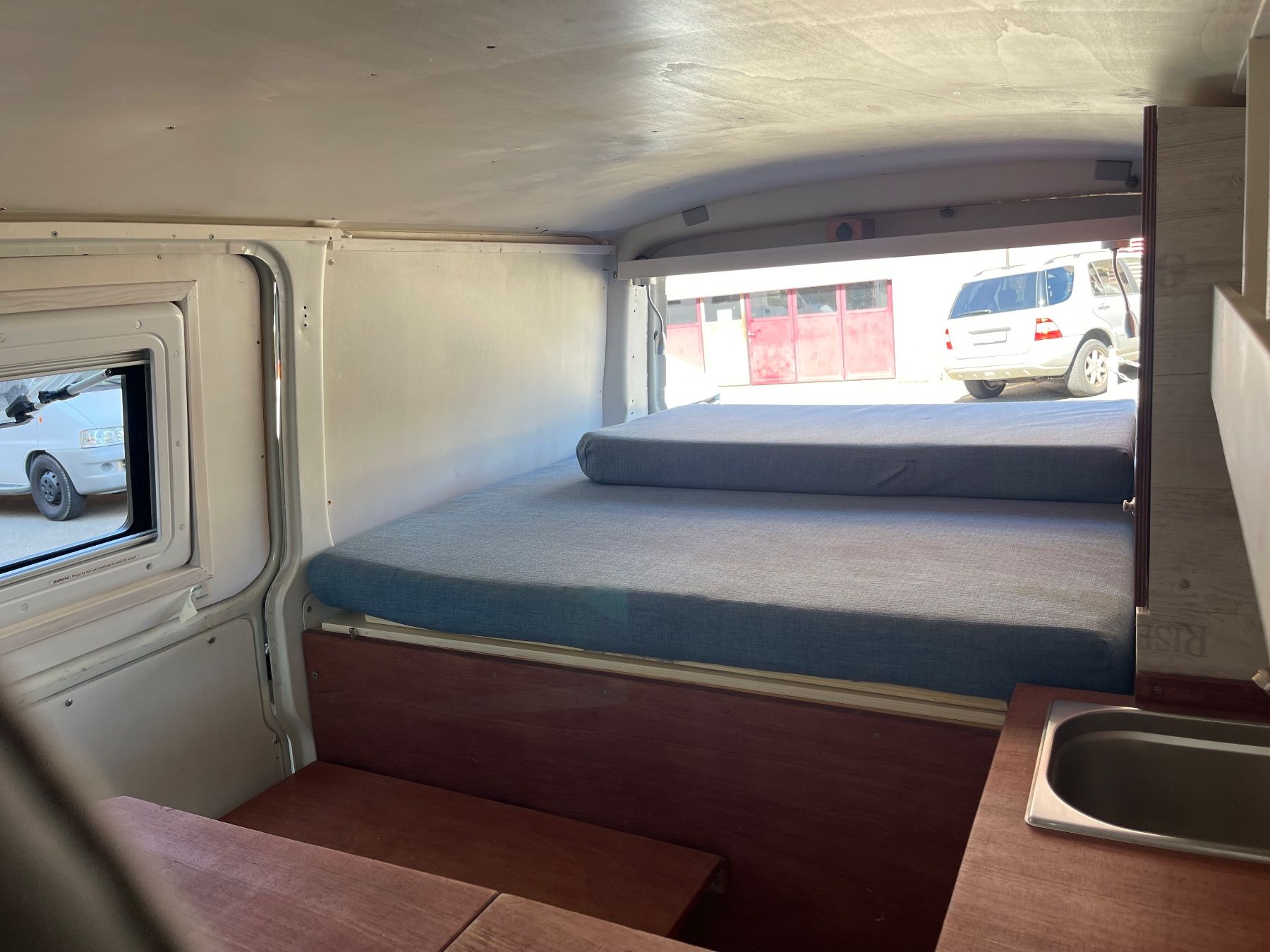 VW Camping Fahrzeuge: VW T5 Camper Wohnmobil Unfall – Gebraucht aus Winterthur von CamperBau 8