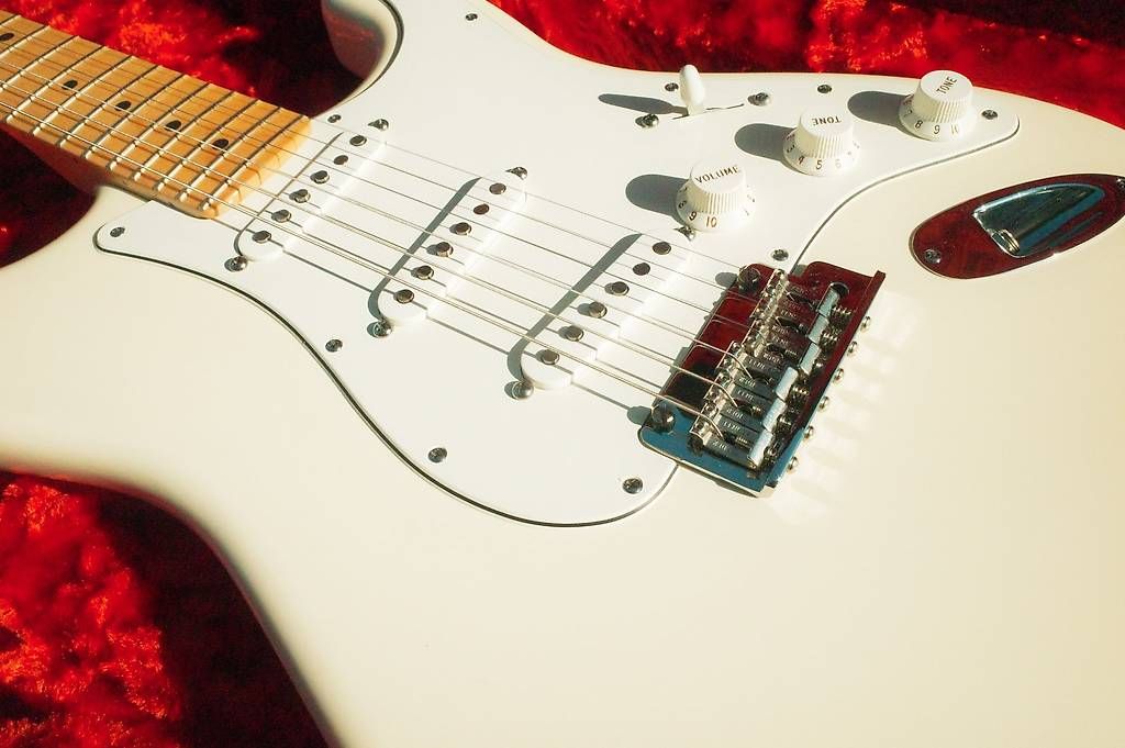 Fender Instruments de musique: American Standard Stratocaster – D'occasion à La Croix-de-Rozon par judepreux 2