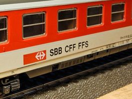 Märklin 4180 _ SBB Gesellschaftswagen Personenwagen Spur H0