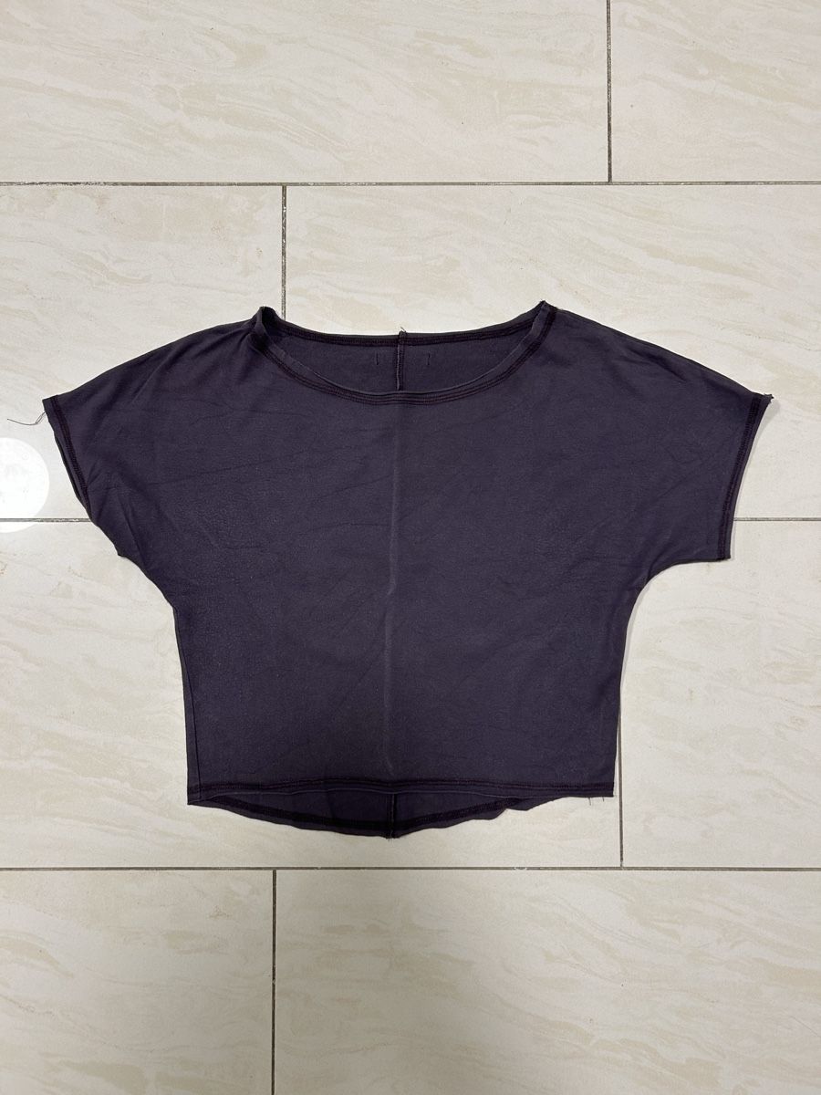 T-shirt: Bauchfreies Tshirt Violett von Temps Danse – Usato da Zürich venduto da sop_82jx