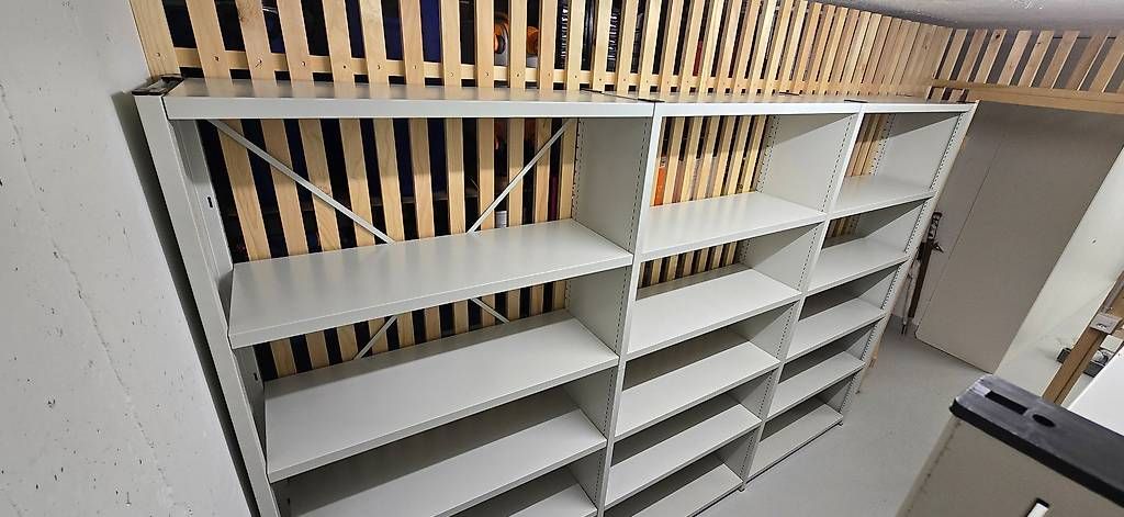 Scaffali: Schwerlastregal Preis pro Meter – Usato da Gontenschwil venduto da bohi44 3