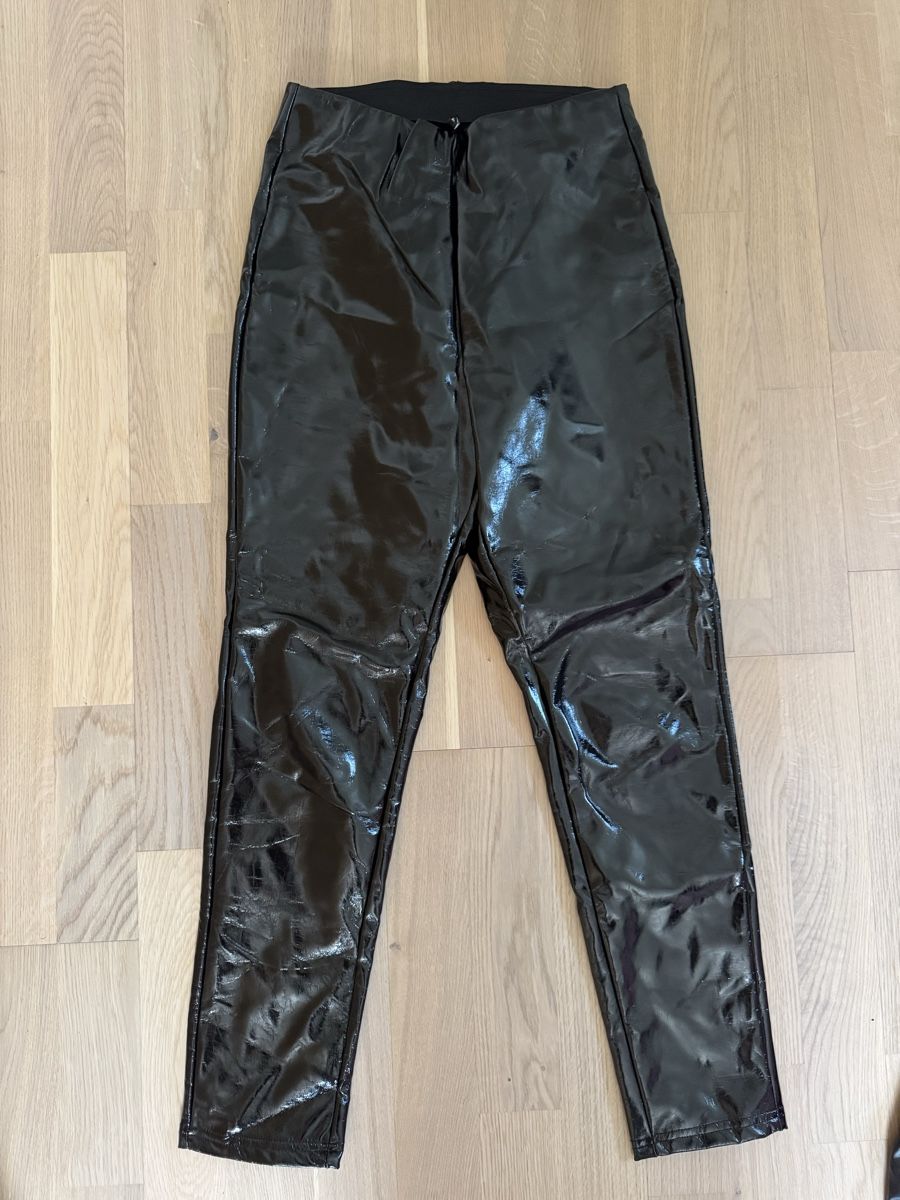 Only Hosen: Hose in Lederoptik XS Only – Gebraucht aus Malans GR von leo_mz7w