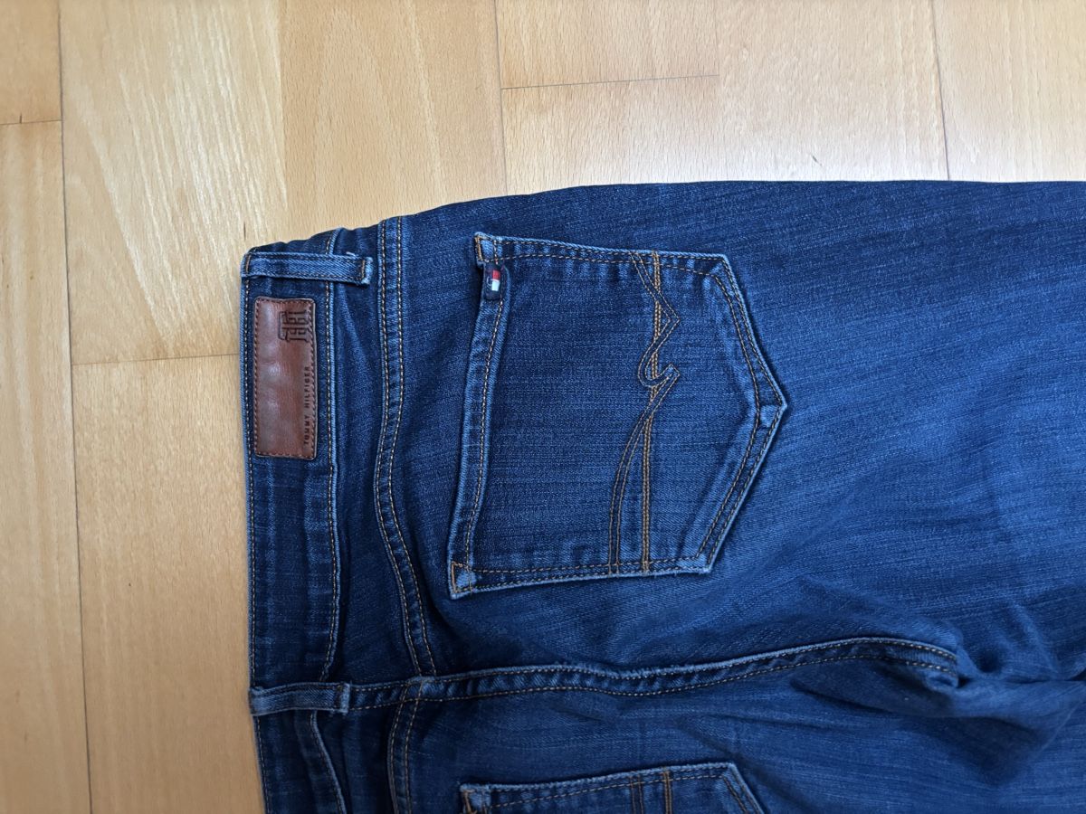 Tommy Hilfiger Jeans: Tommy Hilfiger 30/32 – Usato da Blonay venduto da Ollorvi 3