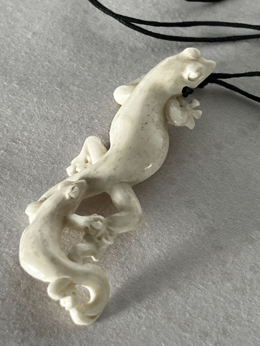 Catenine: Unique Hand-Carved Gecko Pendant Necklace Bone – Nuovo (secondo la descrizione) da Moehlin venduto da Balirain 1