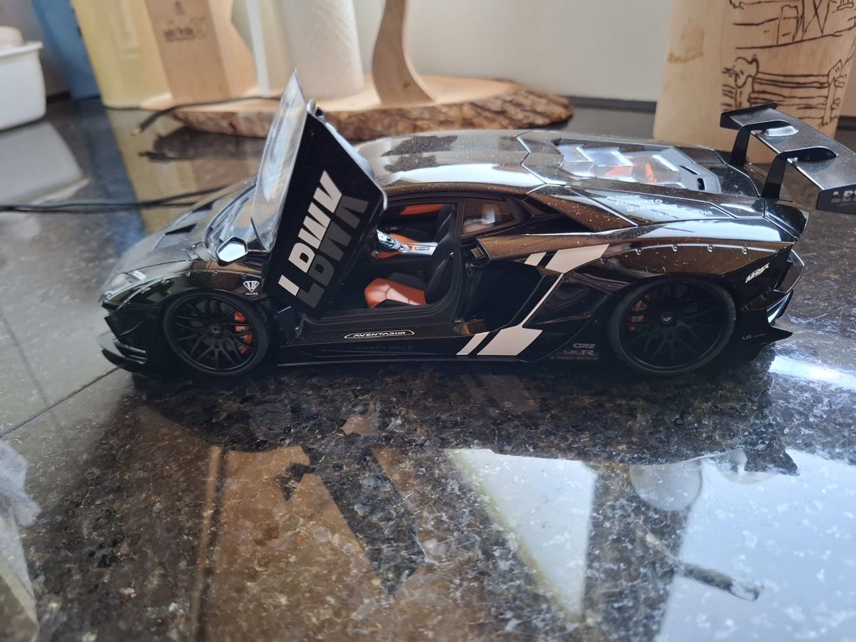 Lamborghini Modellini d'auto: Lamborghini Aventador 1/18 – Nuovo (secondo la descrizione) da Gampelen venduto da ste_r6hj 5