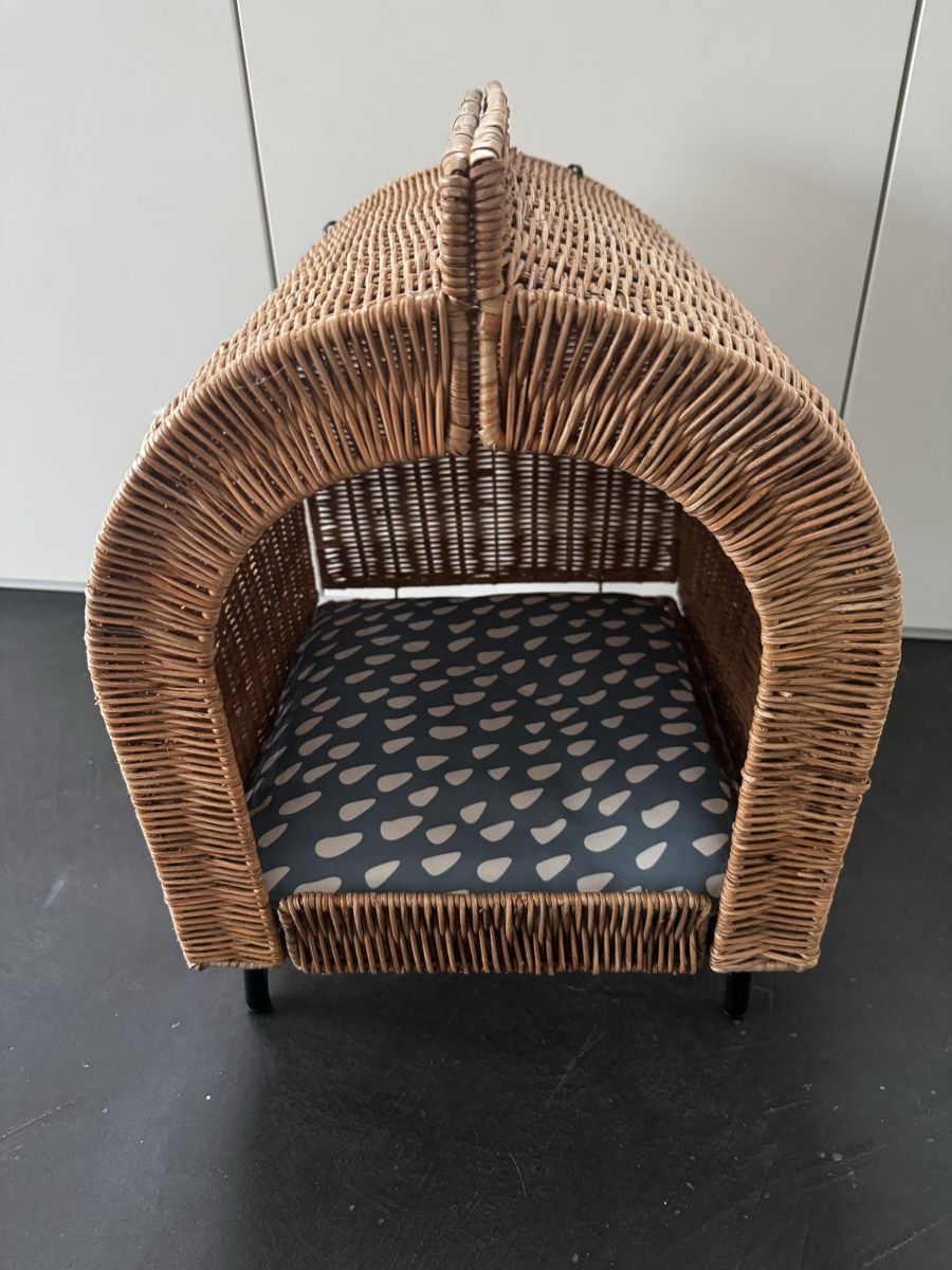 Ikea Cucce & Letti: Überdeckter Katzenkorb indoor von IKEA – Usato da Buus venduto da migu2222
