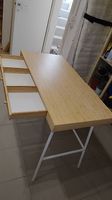 Bureau Ikea en bois et pied metallique