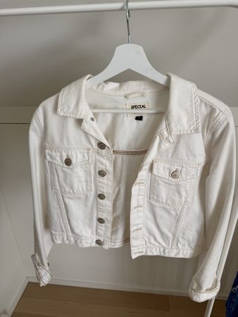 Weisse Jeansjacke von SPECIAL, Grösse S, Top Zustand!