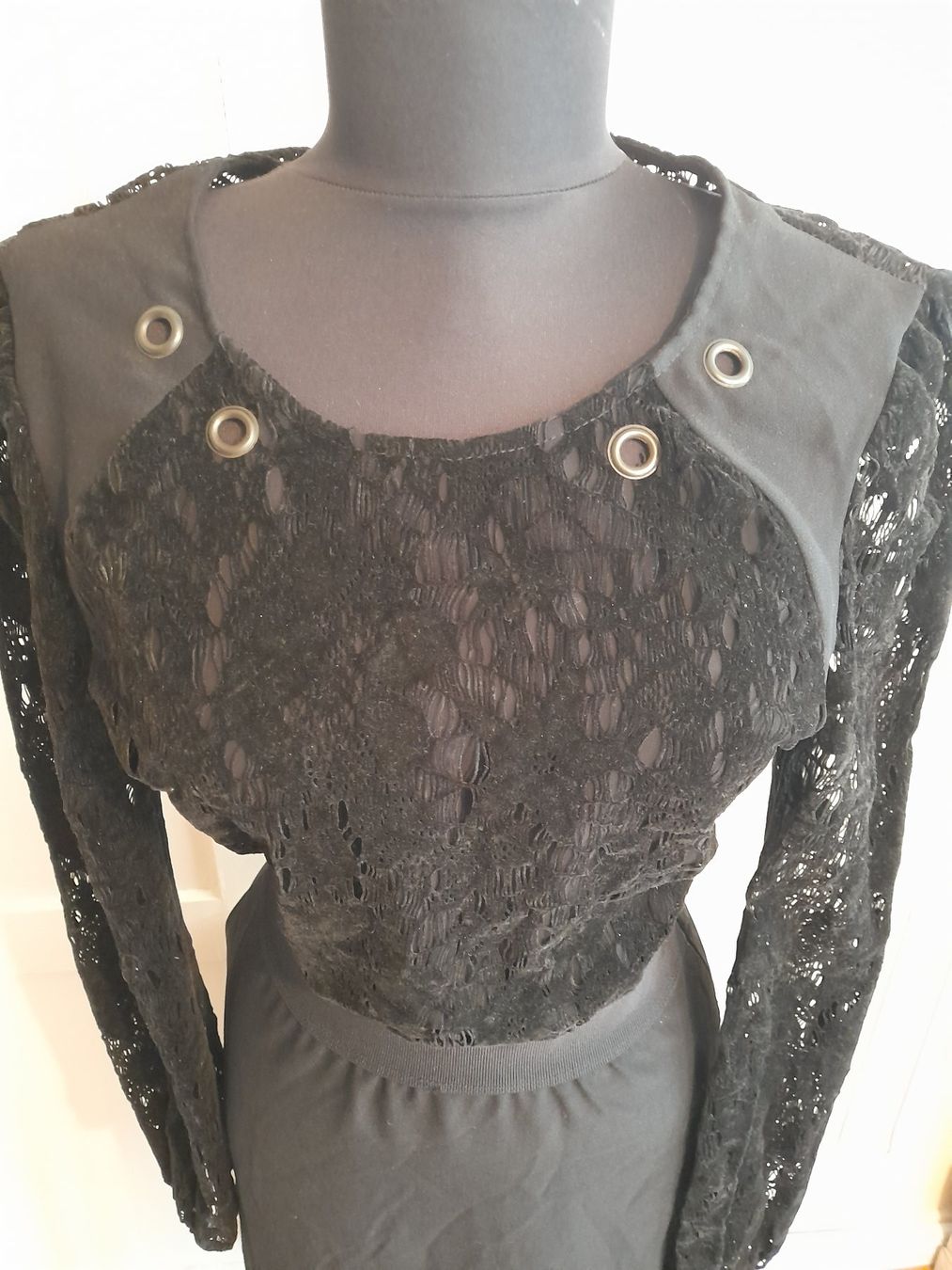 Vestiti: schmales Maxikleid . schwarz . mit Samt-Spitze . – Usato da Leuggelbach venduto da schmetterlings-fee 1