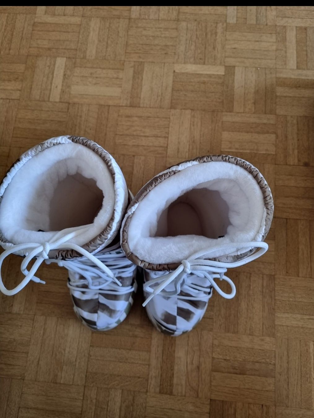 Scarpe da donna: Ganz Neu MOON BOOT – Nuovo (secondo la descrizione) da Zürich venduto da Sabrina27c 6