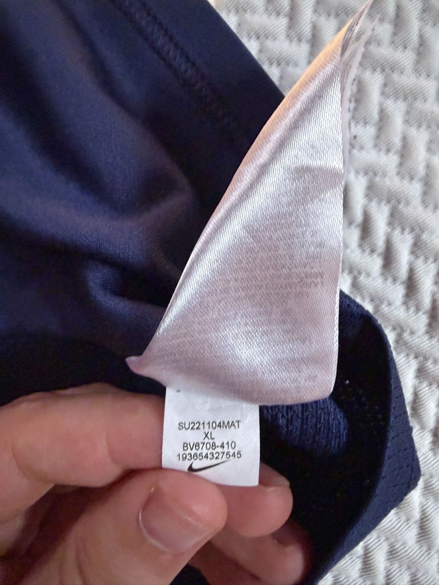 Nike Canottiere & Pantaloni: FC Zürich warm up shirt – Nuovo (secondo la descrizione) da Aarberg venduto da marcoo237 2