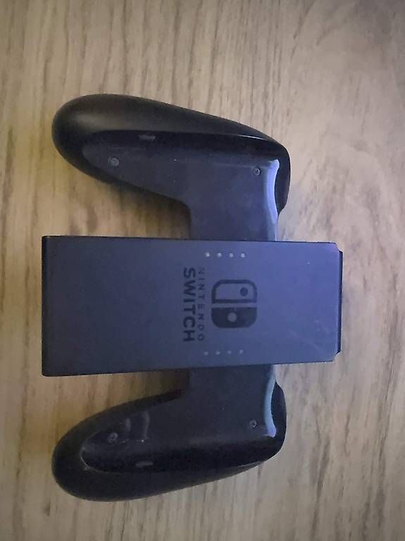 Nintendo Console: Nintendo Switch + Jeu + Manette + 5 Jeux – Usato da Allens venduto da PedroMo 2