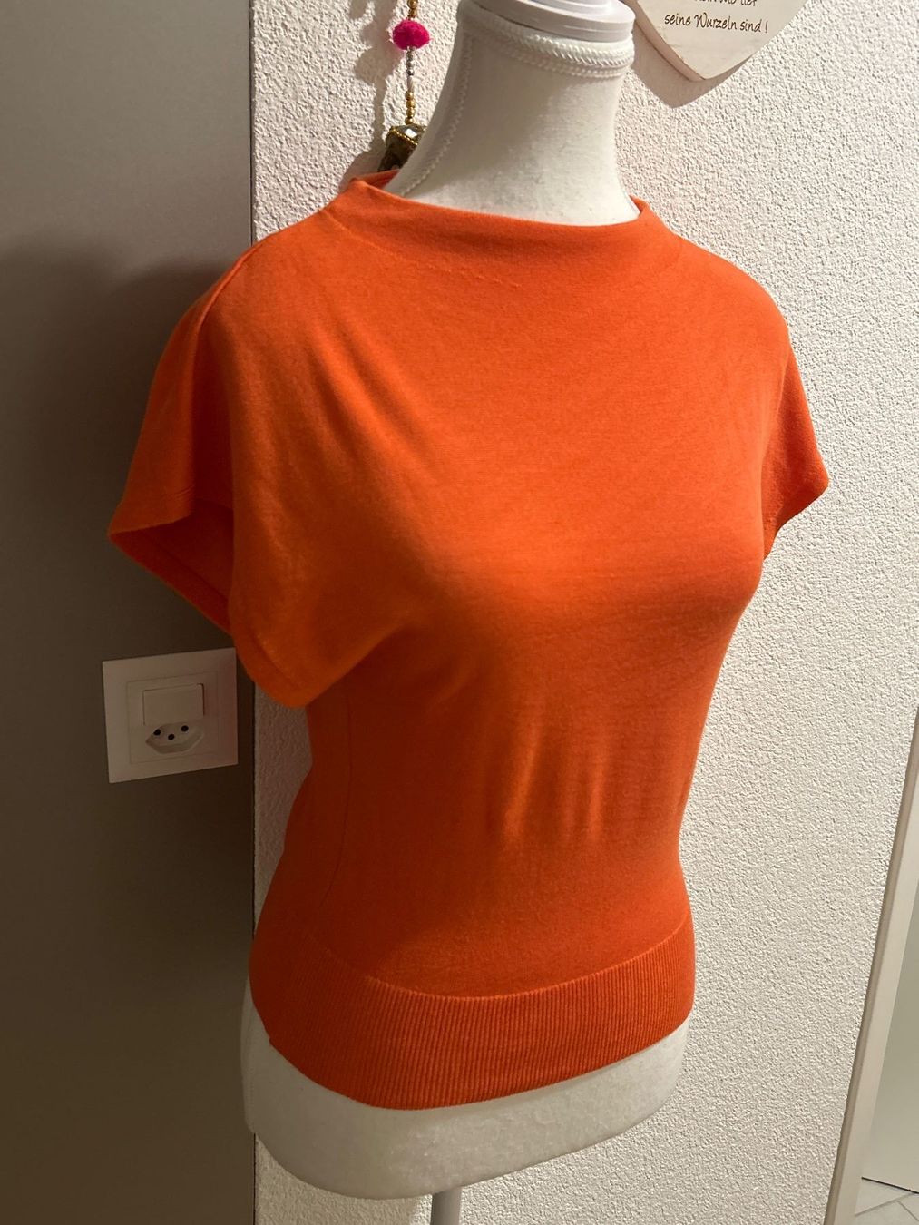 Pullover & Sweatshirts: Damen  Feinstrick-Pullover orange mit Kappenärmeln – Gebraucht aus Brunnen von Nala2929 3