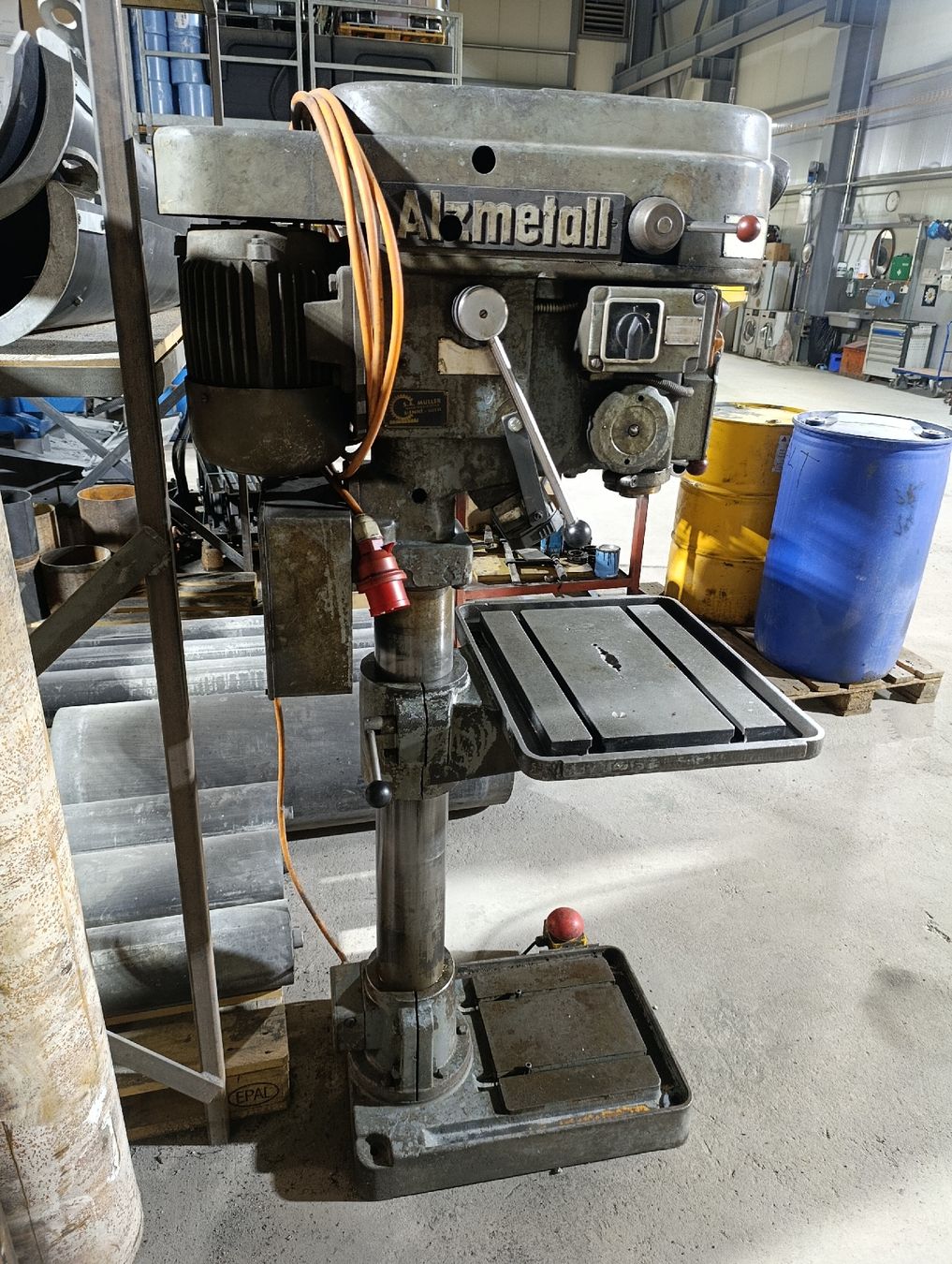 Alzmetall Perceuses: Ständerbohrmaschine Alzmetall – D'occasion à Altdorf UR par fab_b7cv 2