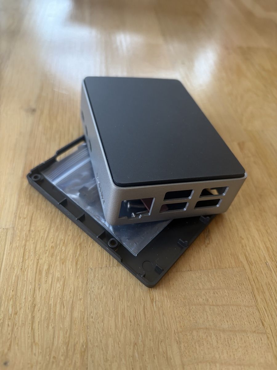 Gehäuse: FLIRC Raspberry Pi 5 Case - Like New Condition! 🔥💻 – Neu (gemäss Beschreibung) aus Zürich von Arnehaeger