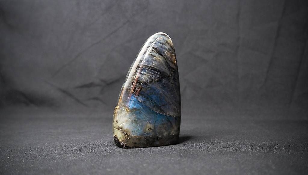 Minerali & Pietre curative: Labradorite en forme libre (250g) – Nuovo e nell'imballaggio originale da Granges-Marnand venduto da MineralEclat 1