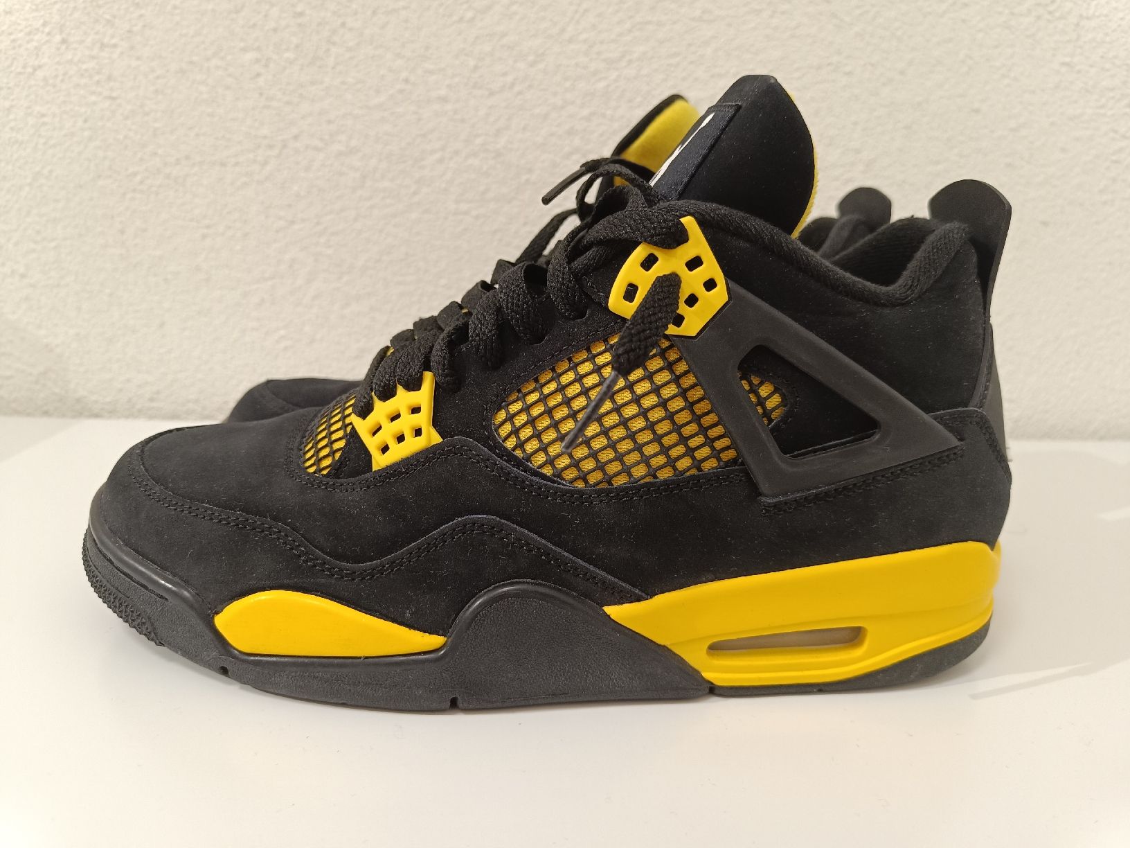 Jordan Scarpe da uomo: Jordan 4 Thunder – Nuovo (secondo la descrizione) da Dietikon venduto da Sunriseplace1010 1